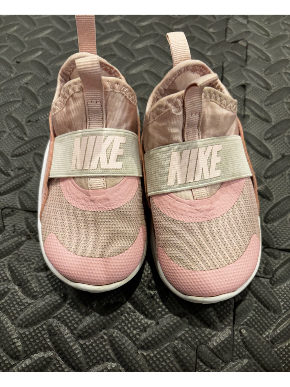 Toddler Nike sneakers size 5.5
